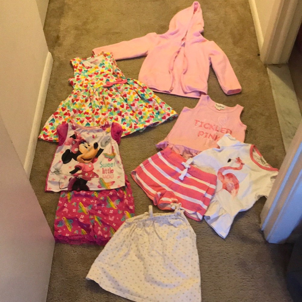 Toddler girl clothes lot.